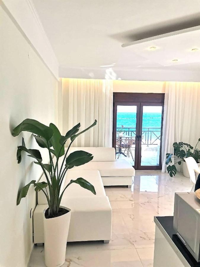 Lux Suite Sea Front Avra Pefkochori Exteriör bild