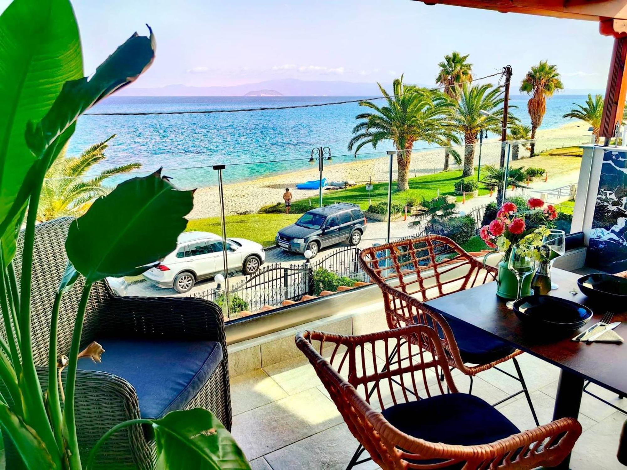 Lux Suite Sea Front Avra Pefkochori Exteriör bild